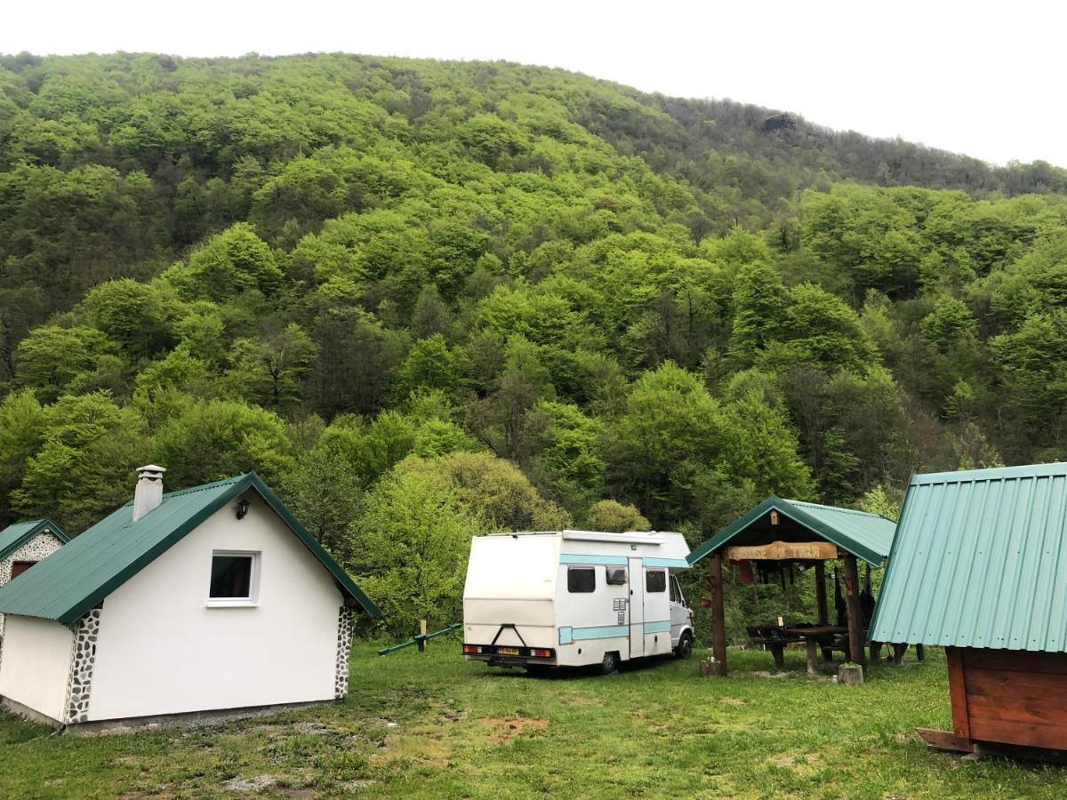 Private Accommodation Kalezic 모이코바츠 외부 사진