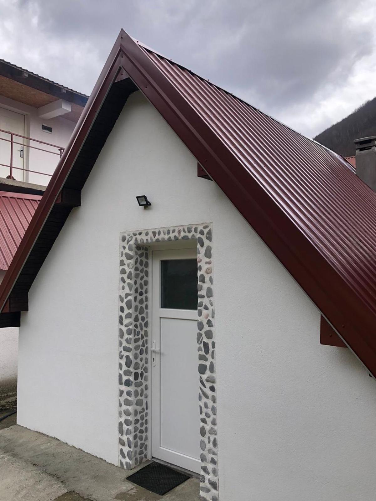 Private Accommodation Kalezic 모이코바츠 외부 사진