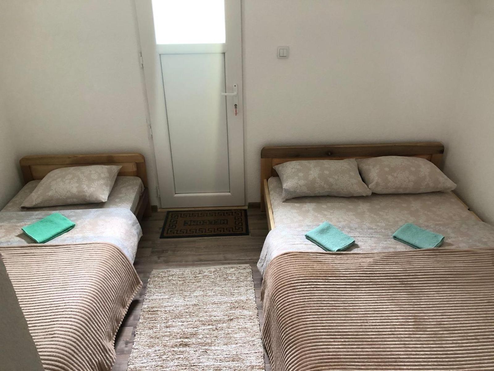Private Accommodation Kalezic 모이코바츠 외부 사진