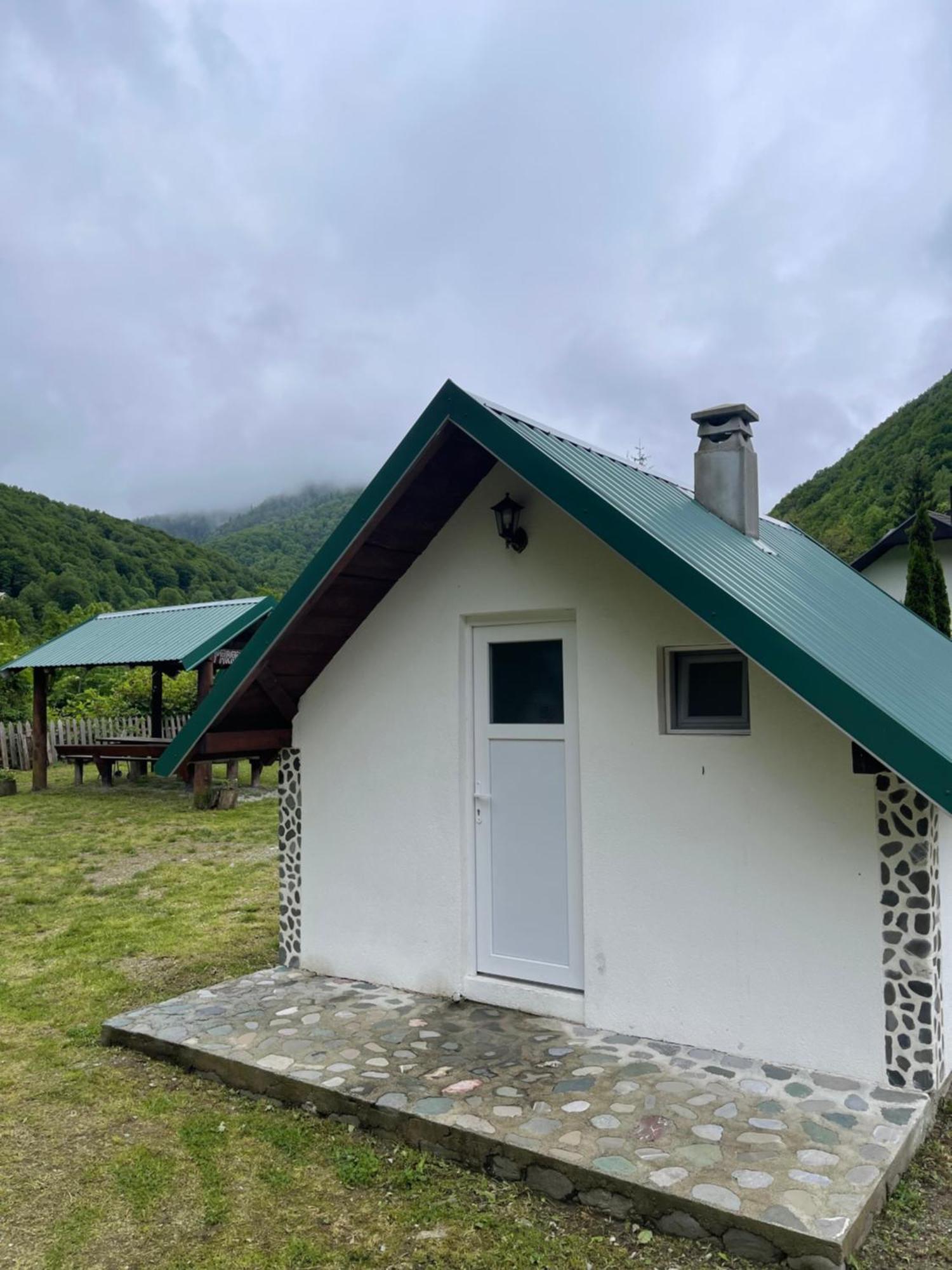 Private Accommodation Kalezic 모이코바츠 외부 사진